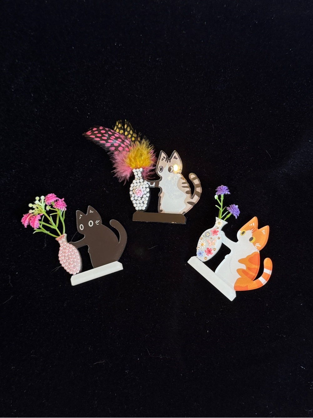 Adorable hand decorated naughty-cat refrigerator magnets - Set of 3 - Picture 3 of 10